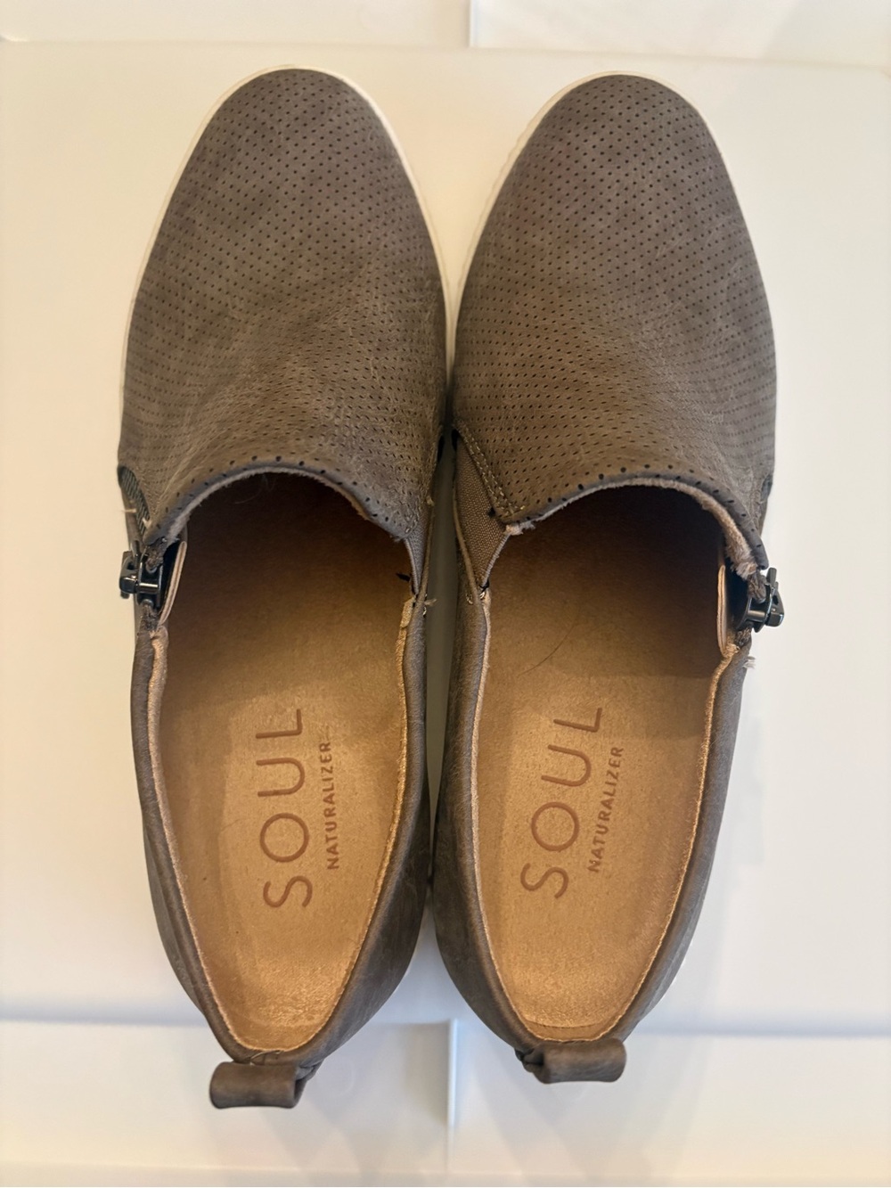 Naturalizer Women's Slip-On Shoe in Taupe